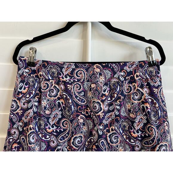 Lands’ End Navy Paisley Tummy Control Stretch Moisture Wick Skirt Skort size 10 - Picture 3 of 6
